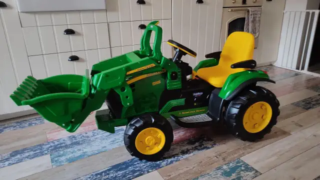 Traktorek John Deere dla dzieci - Jak wybrać i na co uważać?