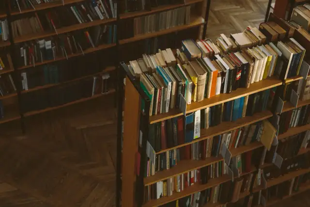 Dlaczego czytanie o historii może być ważne dla rozwoju osobistego?