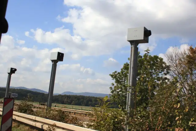 Jak wyglądają fotoradary w Niemczech: Przewodnik po radarach w DE