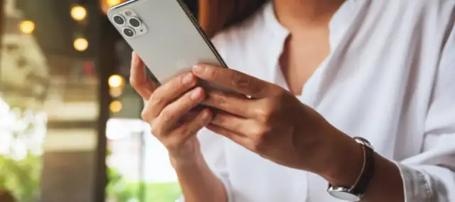 Jak podłączyć iPhone'a do telewizora bezprzewodowo - proste kroki i porady