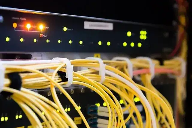 Ile prądu zużywa router i jak minimalizować koszty energii?
