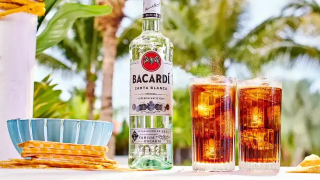 Najlepsze drinki z rumem Bacardi, które musisz spróbować w domu