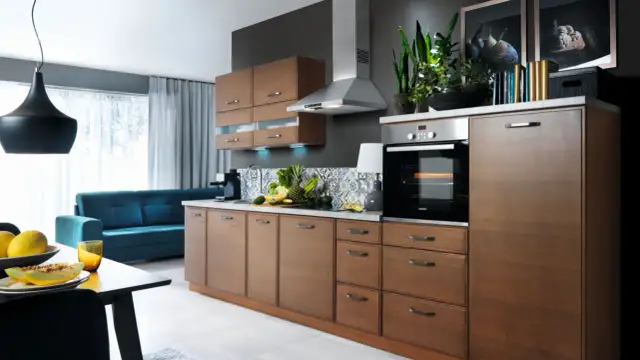 Brązowe meble jakie dodatki – stwórz stylowe wnętrze bez wysiłku