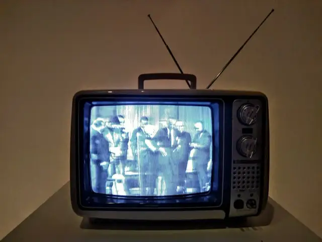 En qué año se inventó la tele y su impacto en la sociedad