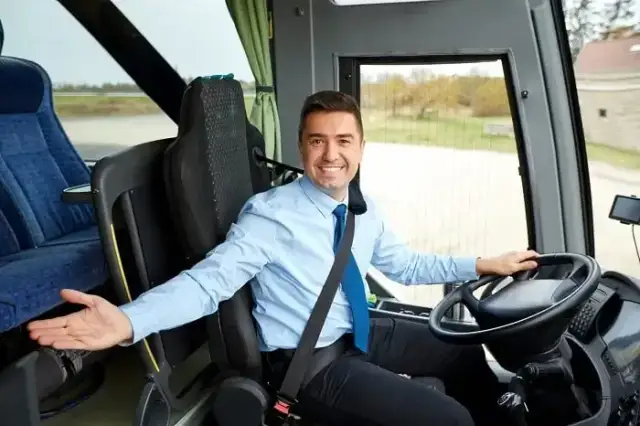 Ile zarabia kierowca autobusu w Polsce? Zarobki, czynniki, lokalizacje