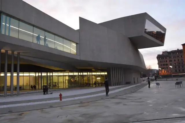 Muzeum sztuki współczesnej w Rzymie: Odkryj MAXXI i jego skarby