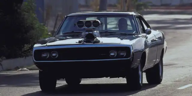 Auto Doma Toretto: Kultowe Muscle Cary z Szybkich i Wściekłych
