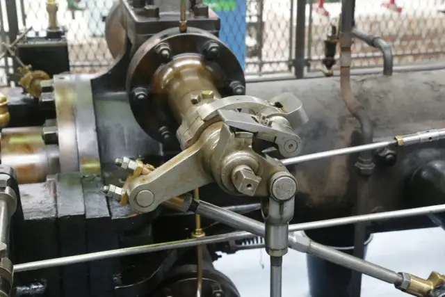 Hydraulika siłowa – jak działa i dlaczego jest kluczowa w nowoczesnych maszynach przemysłowych