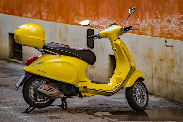 Ile kosztuje ubezpieczenie motoroweru? Sprawdź, by nie przepłacać