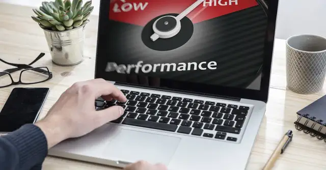 Jak zwiększyć wydajność laptopa i uniknąć frustracji z wolnym działaniem
