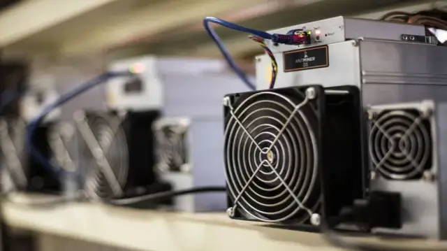 Koparka kryptowaluty co to jest i jak wpływa na rynek cyfrowy