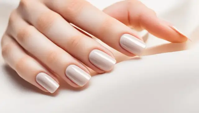 Czy na manicure japoński można nałożyć lakier? Co musisz wiedzieć przedtem