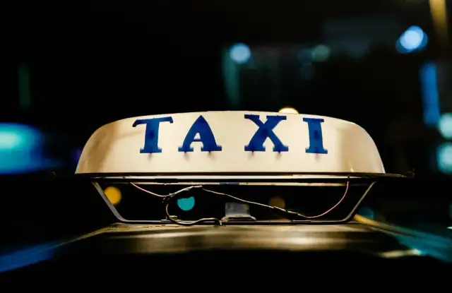 Jak wyrobić licencję taxi - uniknij błędów i poznaj wymagania