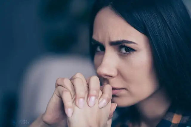 Jak skutecznie radzić sobie z osobowością unikającą i poprawić życie