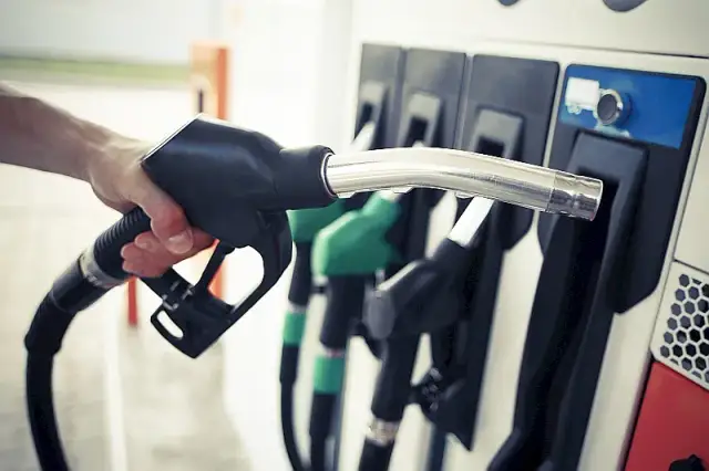 Lepszy diesel czy benzyna? Odkryj, co naprawdę się opłaca
