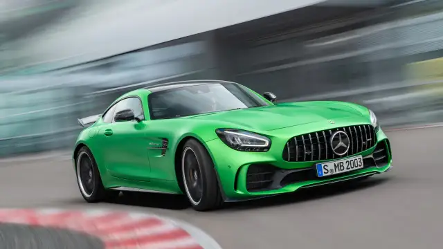 Mercedes AMG GT R – moc, osiągi i porównania z innymi modelami