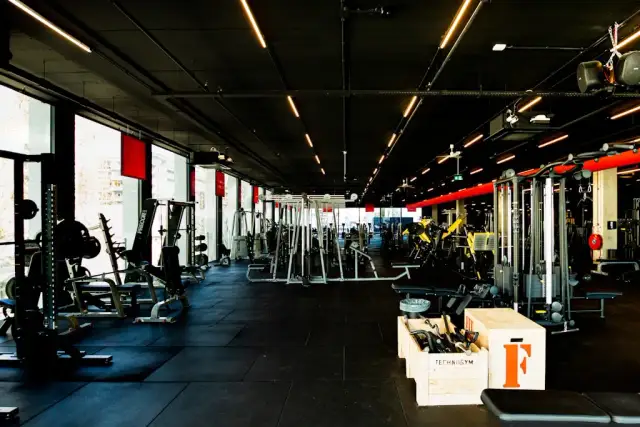 Fitness Business Class: Jak aktywność fizyczna wpływa na efektywność biznesową i podejmowanie decyzji