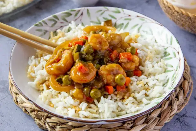 Arroz ku-bak - ¿Qué es y cómo lograr el arroz crujiente perfecto?