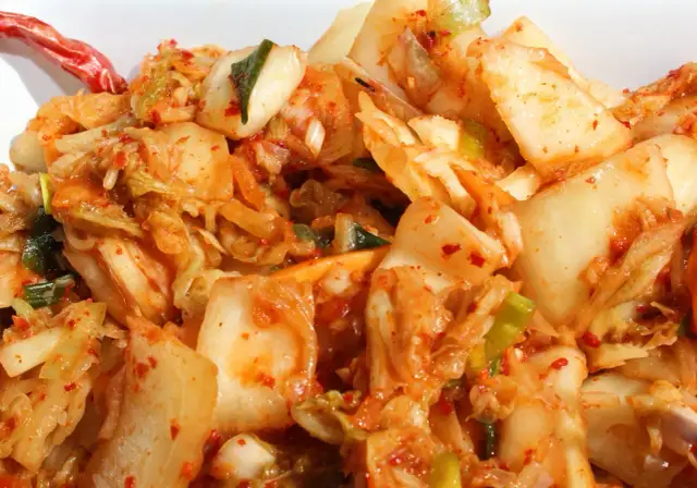 Kimchi w kuchni: Proste pomysły, klasyczne dania i polskie fuzje