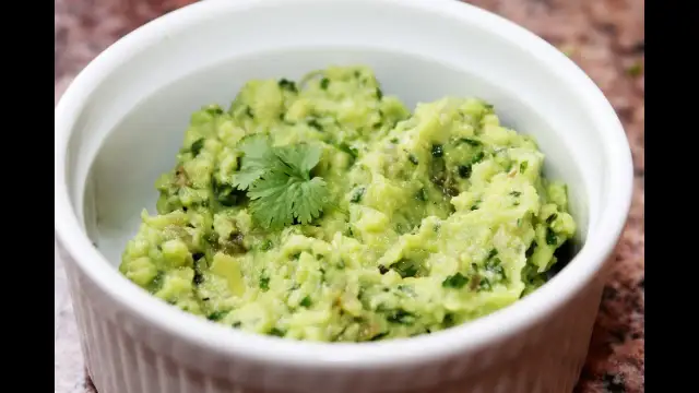 Jak zrobić sos guacamole w 5 minut - prosty przepis na dip