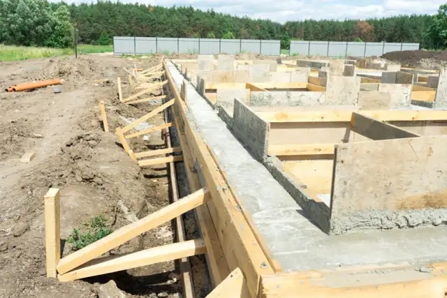 Jaki fundament pod dom szkieletowy 35m2? Wybierz najlepszą opcję dla siebie