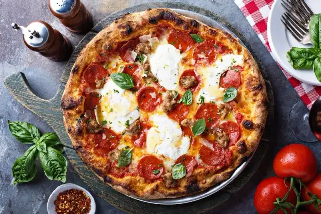 Jaka mąka do pizzy? Wybierz idealną mąkę dla doskonałego ciasta