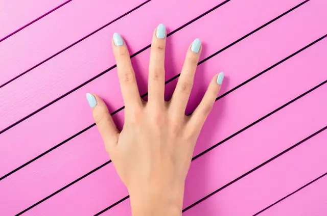 Ile kosztuje manicure u kosmetyczki? Zobacz ceny i rodzaje usług