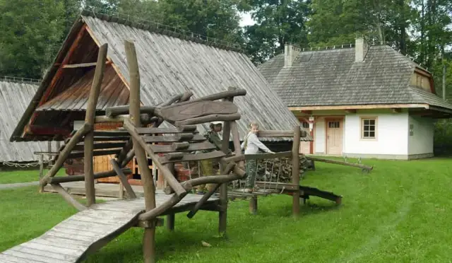 Skansen Zubrzyca: Odkryj fascynujące tradycje i atrakcje regionu