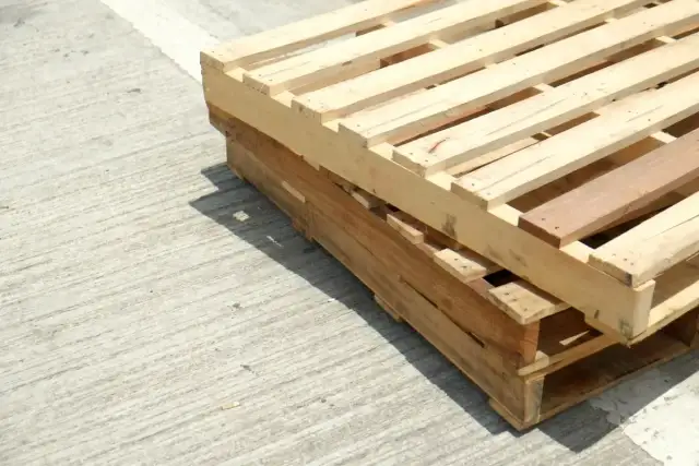 Jak zrobic domek dla dziecka z palet - proste kroki i porady