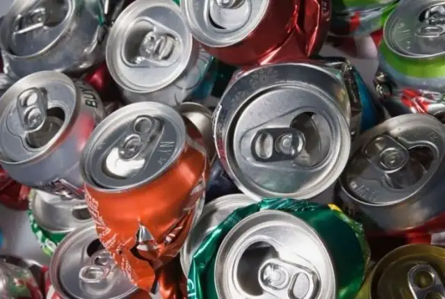 Czy puszki aluminiowe czyszczą komin? Odkryj niebezpieczeństwa tej metody