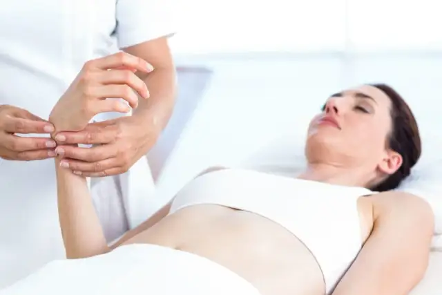 Ile trwa rehabilitacja po złamaniu nadgarstka? Odkryj kluczowe fakty