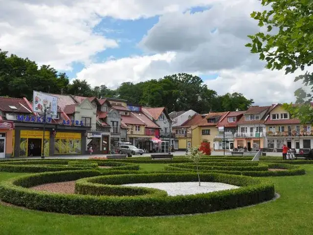 Jezioro Sławskie: Atrakcje, plaże, sport zaplanuj idealny urlop!