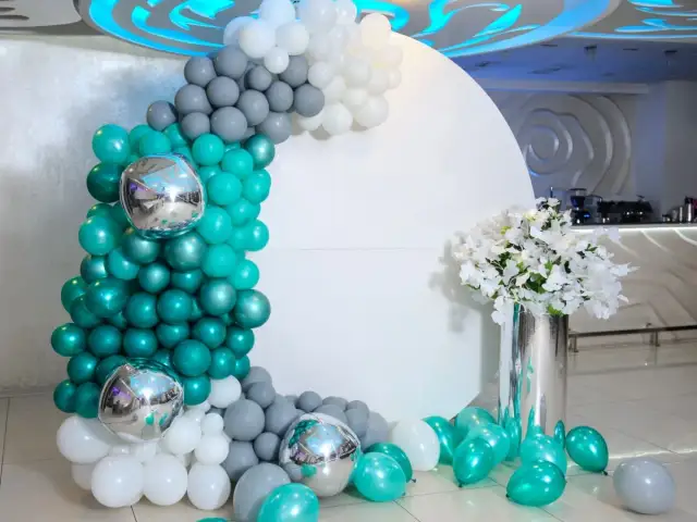 Ile balonów na girlandę - Jak obliczyć idealną liczbę sztuk?
