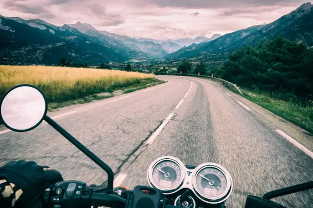 Słowacja motocyklem: Najlepsze trasy, porady, brak winiet!