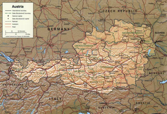 Mapa Austrii pokazuje jej położenie w Europie Środkowej. Czy Austria ma dostęp do morza? Nie, jest krajem śródlądowym, otoczonym przez Niemcy, Czechy, Słowację, Węgry, Słowenię, Włochy i Szwajcarię.