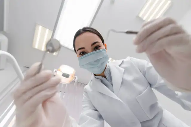 Czy do dentysty trzeba skierowanie? Pełny przewodnik NFZ/prywatnie