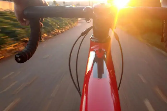 Trasy rowerowe Łeba: Odkryj TOP 5 szlaków na każdą kondycję!
