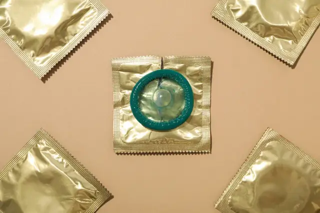 Czy prezerwatywa to grzech? Prawda o moralności w katolicyzmie