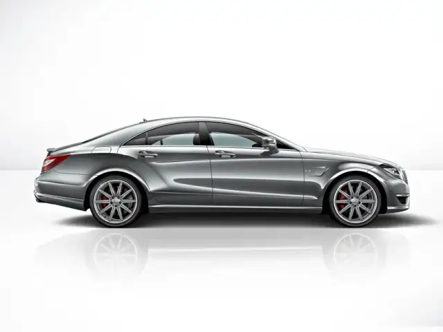 Mercedes CLS 63 AMG Coupe - moc, osiągi i porównania z S