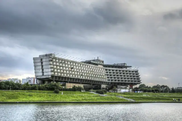 Hotel Forum w Krakowie - Dlaczego został zamknięty i co dalej?