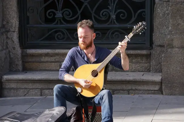 Musikgenres mit F: Entdecke Funk, Folk, Fado & mehr