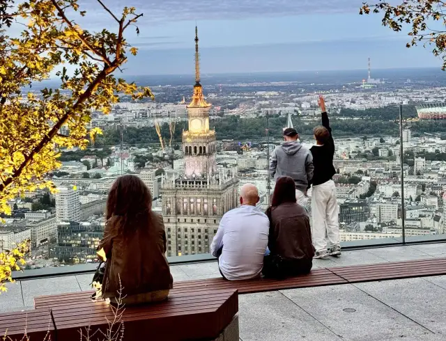 Warsaw Towers - Jak zwiedzić centrum Warszawy bez błądzenia?