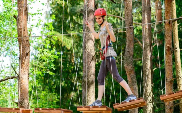 Park Linowy Grabówki: Jak zaplanować idealną rodzinną przygodę?