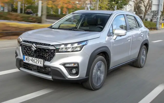 Suzuki S-Cross opinie - Dlaczego 89% kierowców kupiłoby go ponownie?