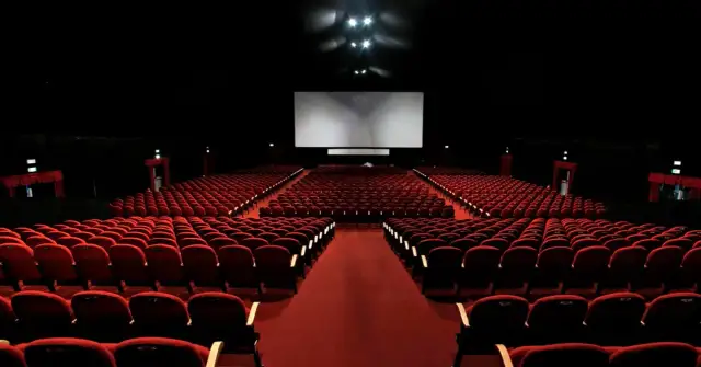 Ile filmy są w kinach? Sprawdź, co warto zobaczyć teraz!