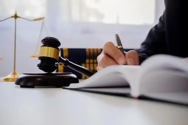 Jak zeznawać w sądzie jako świadek i uniknąć stresu i błędów