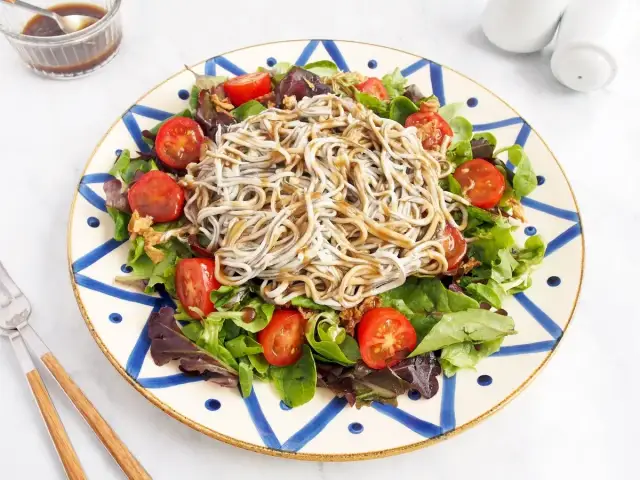 Ensalada fría con gulas - El secreto para que quede perfecta y fresca