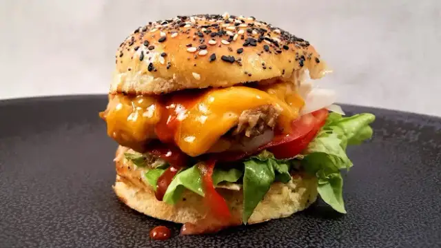 Maîtrisez le burger bœuf maison: Recette et secrets de chef