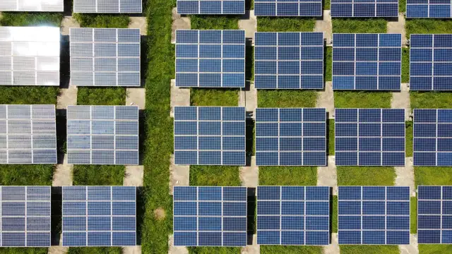 Jak magazynować prąd z fotowoltaiki i uniknąć marnowania energii? Praktyczne rozwiązania