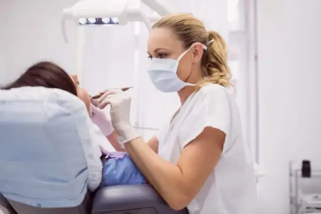 Jak długo działa znieczulenie od dentysty? Co musisz wiedzieć o bólu